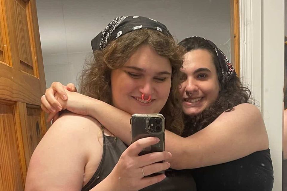 Ophelia (L) and Zahra (R).